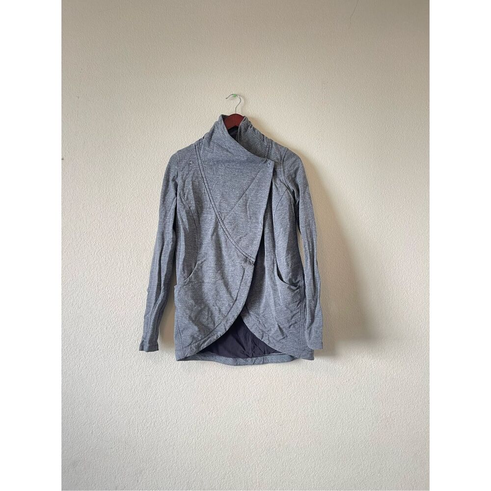 Lululemon‎ That's A Wrap Jacket 4 grey snap front